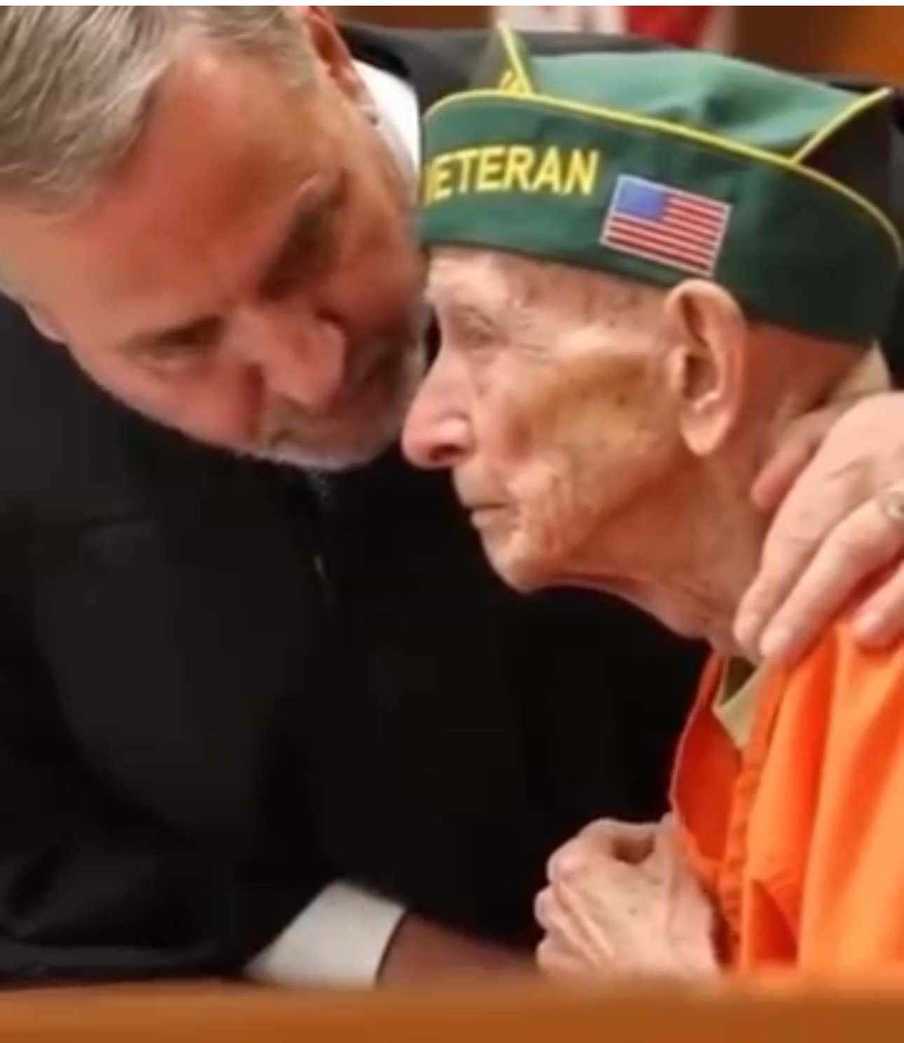 “An 81-year-old veteran walked into court . What the judge did… left the entire room speechless.”